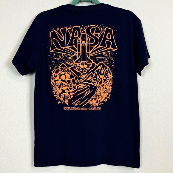 NASA Exploring New Worlds Navy Orange T-shirt M - Picture 2 of 5